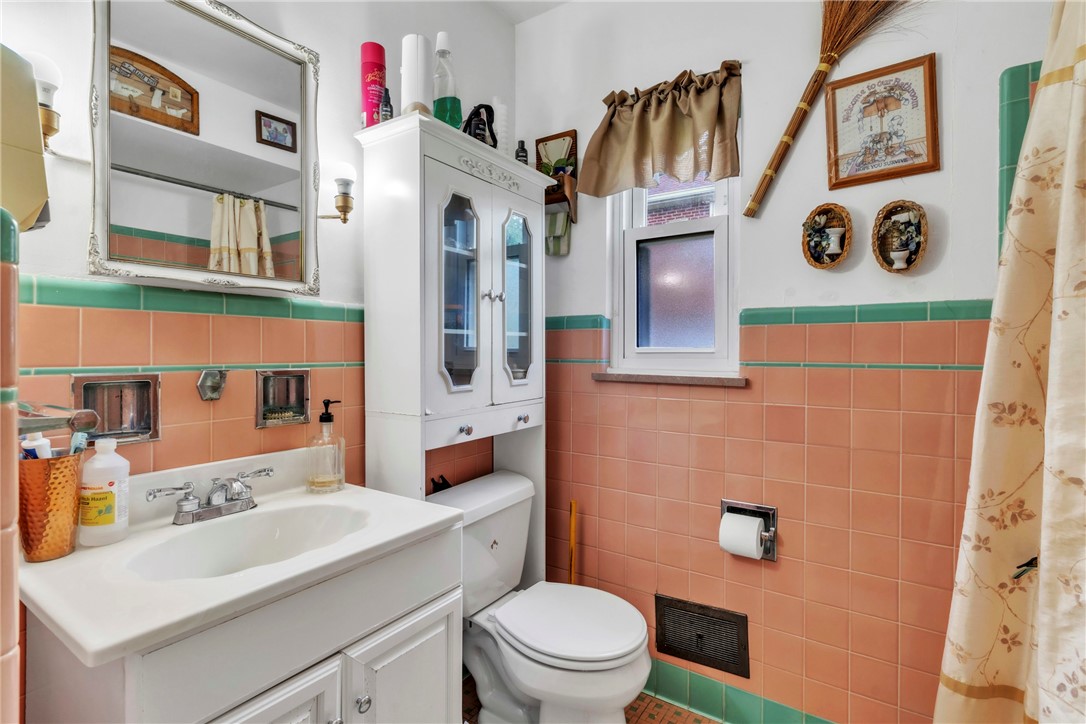 Penn Hills, Pennsylvania 15235, United States, 3 Bedrooms Bedrooms, ,2 BathroomsBathrooms,Residential,Active,164241