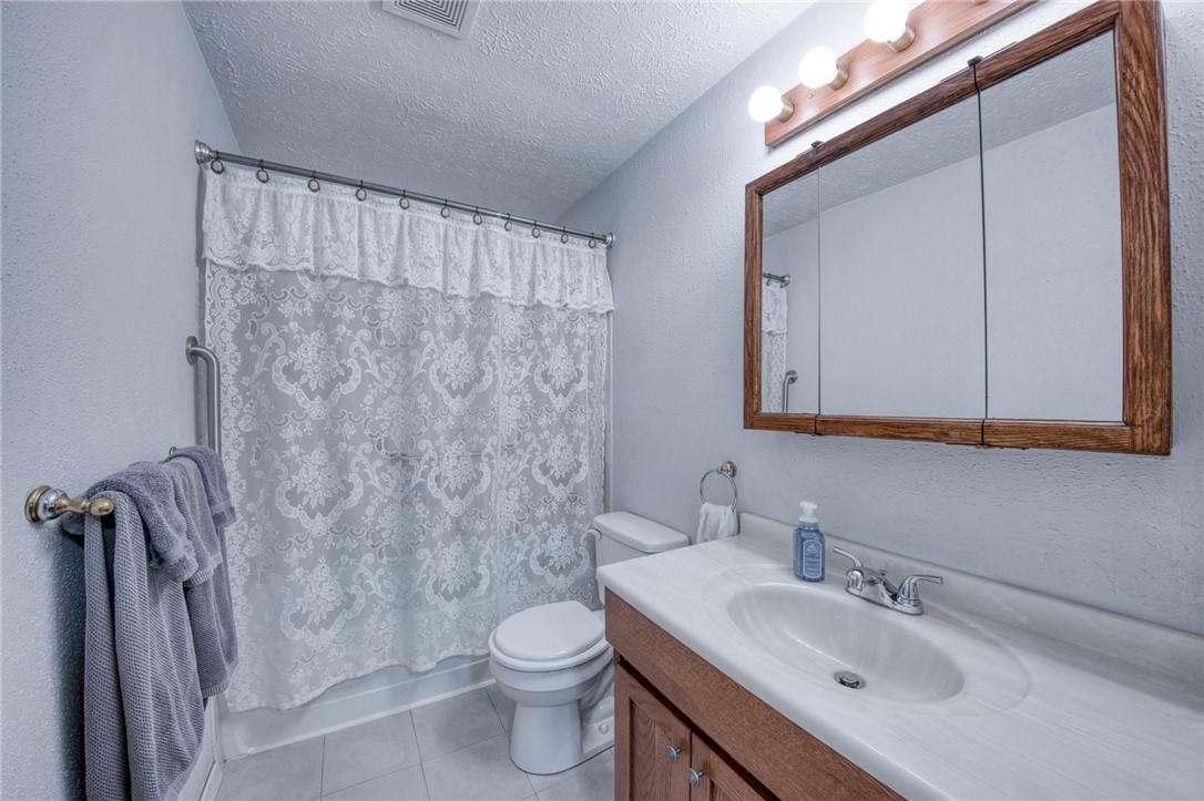 Cranberry Twp, Pennsylvania 16066, United States, 3 Bedrooms Bedrooms, ,1 BathroomBathrooms,Residential,Active,188490