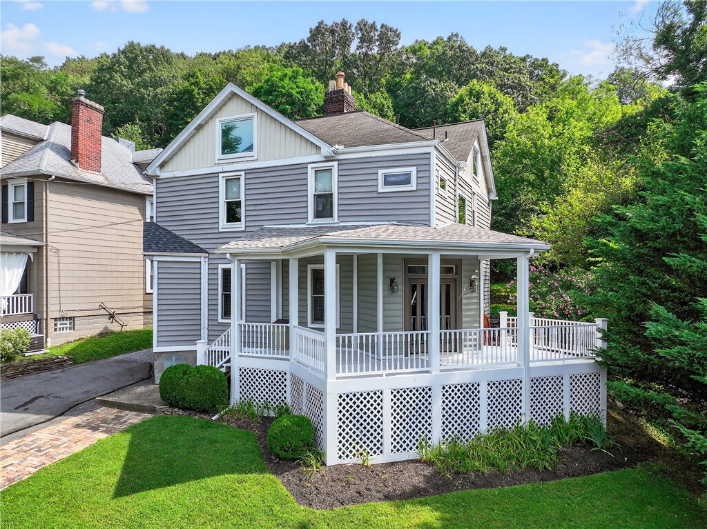 736 Orchard Terrace