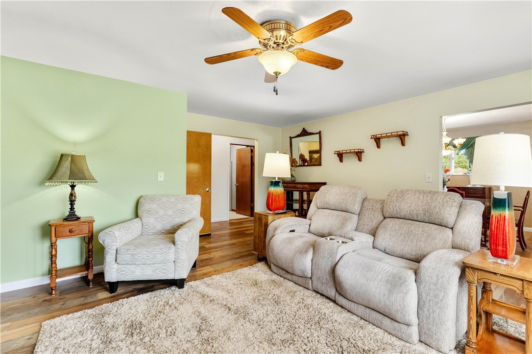 Mt Pleasant Twp, Pennsylvania 15340, United States, 3 Bedrooms Bedrooms, ,3 BathroomsBathrooms,Residential,Active,219657