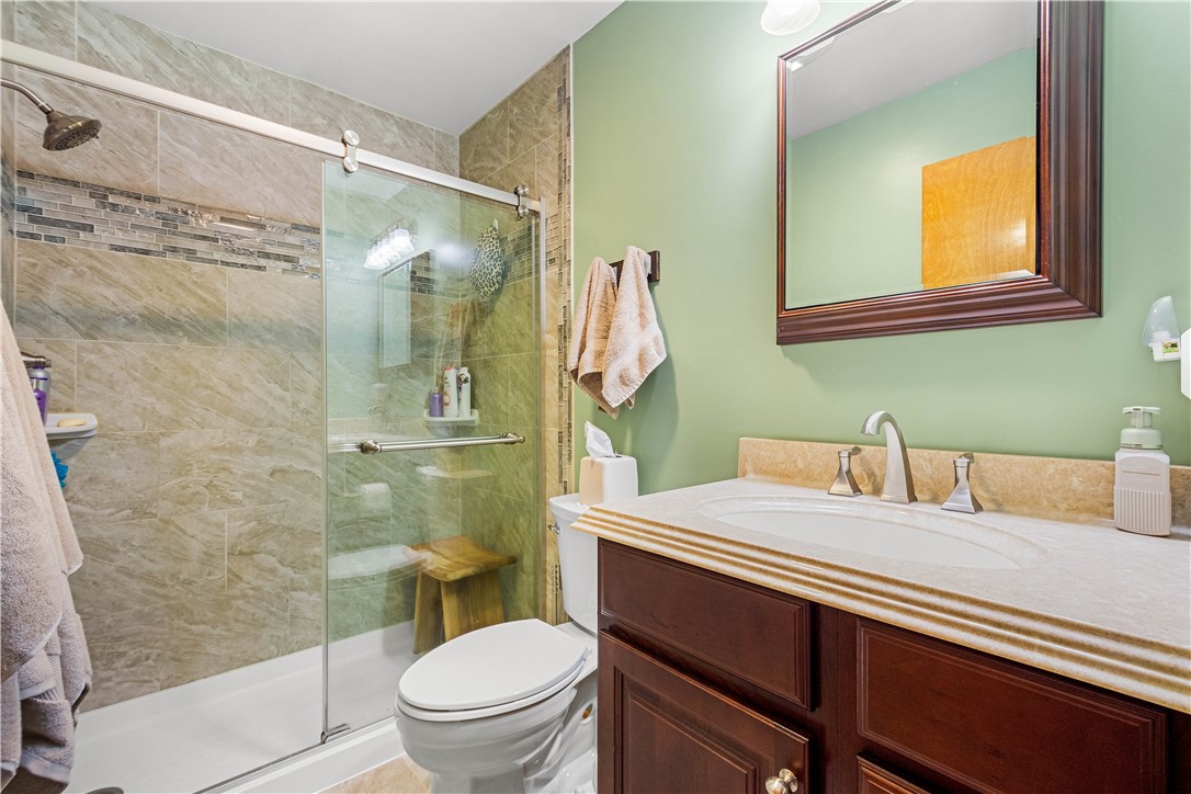 Mt Pleasant Twp, Pennsylvania 15340, United States, 3 Bedrooms Bedrooms, ,3 BathroomsBathrooms,Residential,Active,219657