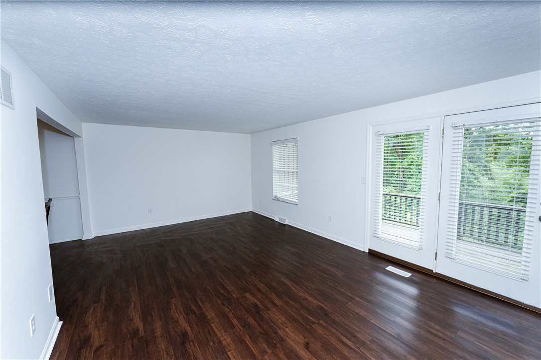 Murrysville, Pennsylvania 15668, United States, 3 Bedrooms Bedrooms, ,3 BathroomsBathrooms,Residential,Pending,181907