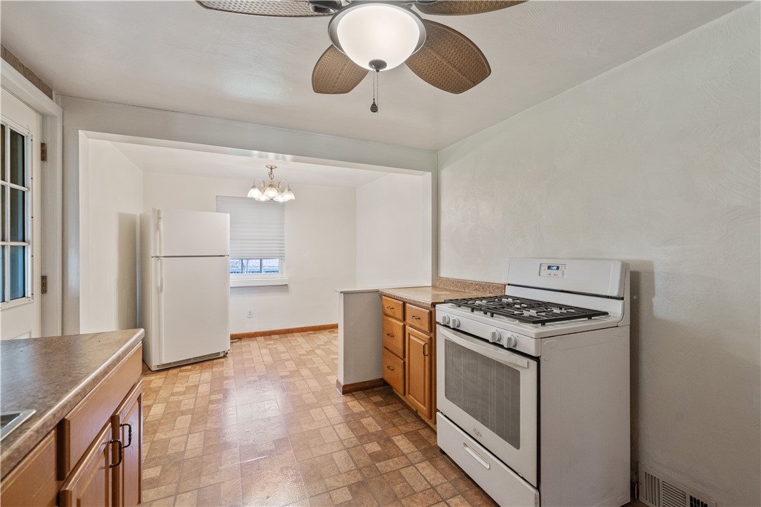 2034 Washington Blvd Blvd, Glassport, Pennsylvania image 10