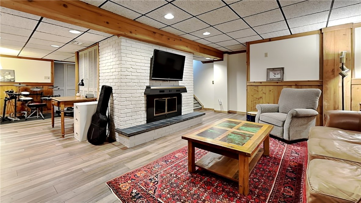 Ross Twp, Pennsylvania 15229, United States, 3 Bedrooms Bedrooms, ,3 BathroomsBathrooms,Residential,Pending,129017