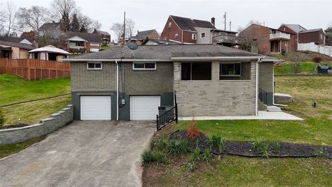 Photo of 111 Park Pl, Monroeville, PA 15146 (MLS # 1731661)