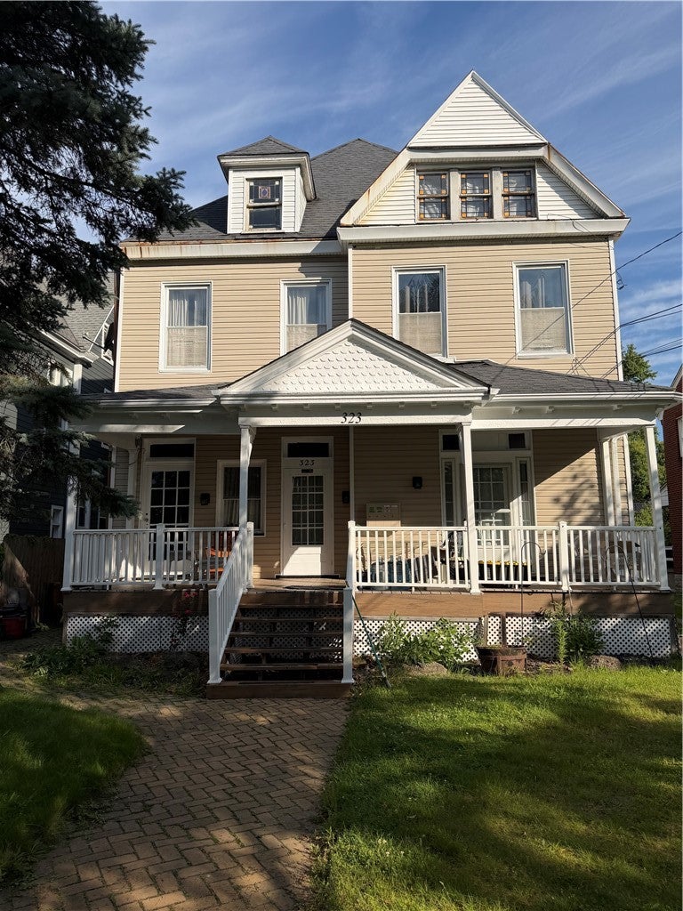 323 Chestnut St