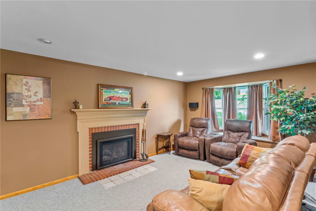 6024 Oak Park Dr Dr, Bethel Park, Pennsylvania image 9