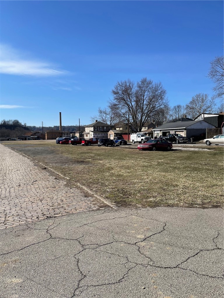 11th Street & 1st Avenue