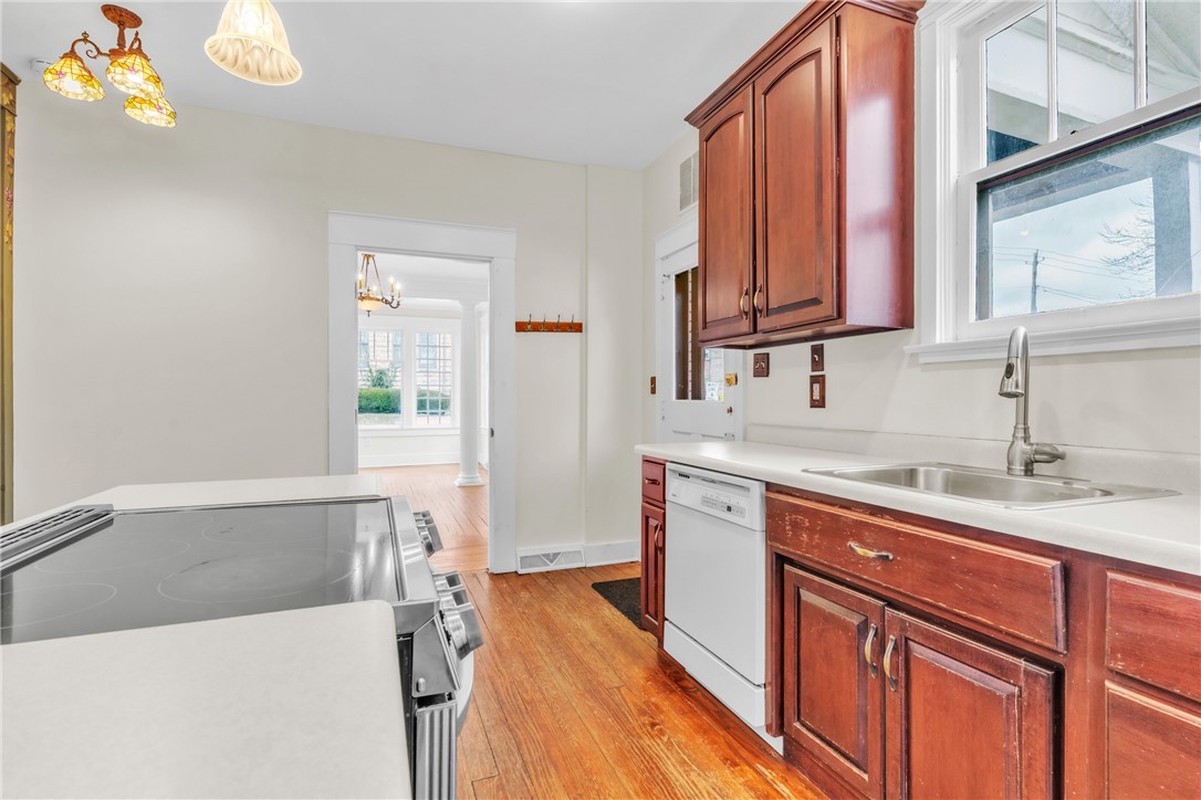 Zelienople Boro, Pennsylvania 16063, United States, 3 Bedrooms Bedrooms, ,1 BathroomBathrooms,Residential,Pending,84797