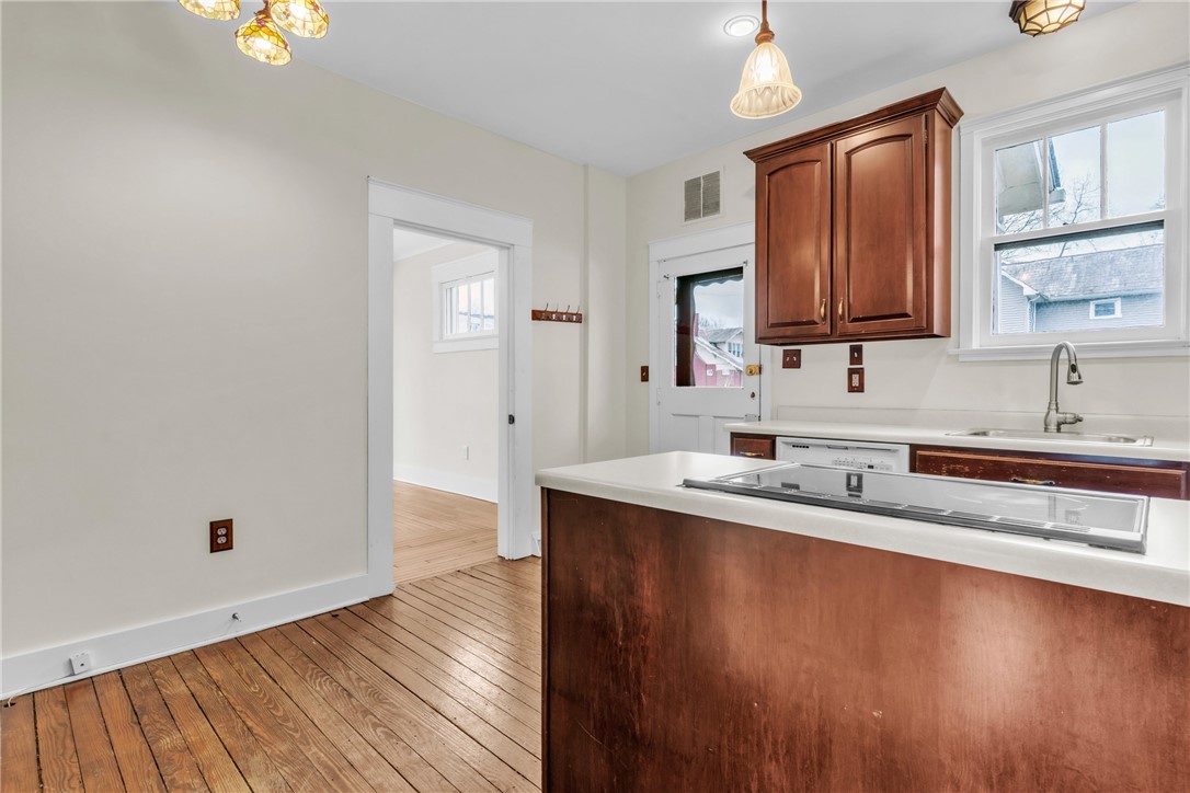 Zelienople Boro, Pennsylvania 16063, United States, 3 Bedrooms Bedrooms, ,1 BathroomBathrooms,Residential,Pending,84797