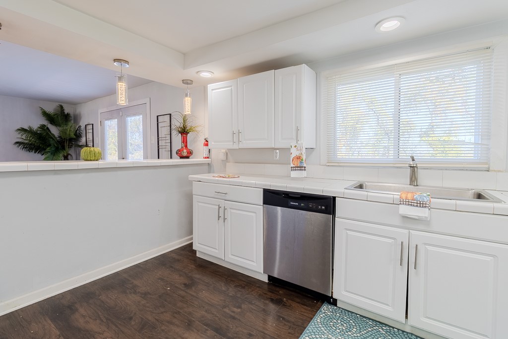 Verona, Pennsylvania 15147, United States, 3 Bedrooms Bedrooms, ,3 BathroomsBathrooms,Residential,Active,234080