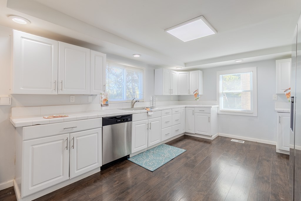 Verona, Pennsylvania 15147, United States, 3 Bedrooms Bedrooms, ,3 BathroomsBathrooms,Residential,Active,234080