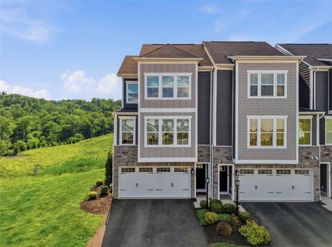 Townhouse For Sale - 600 Spruce Lane Ln<br/> Canonsburg, PA 15317
