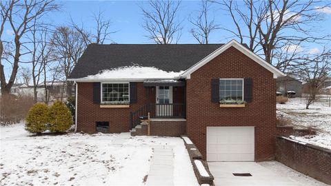 Photo of 221 Hawthorne St, Johnstown, PA 15904 (MLS # 1733257)