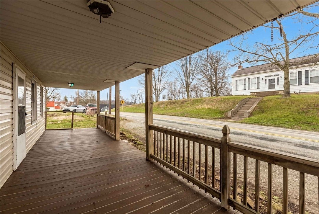 95 E Main St