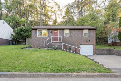 Photo of 619 National Dr, Pittsburgh, PA 15235 (MLS # 1725621)