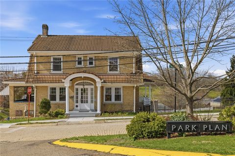 Photo of 1625 Kelton Ave, Pittsburgh, PA 15216 (MLS # 1746621)