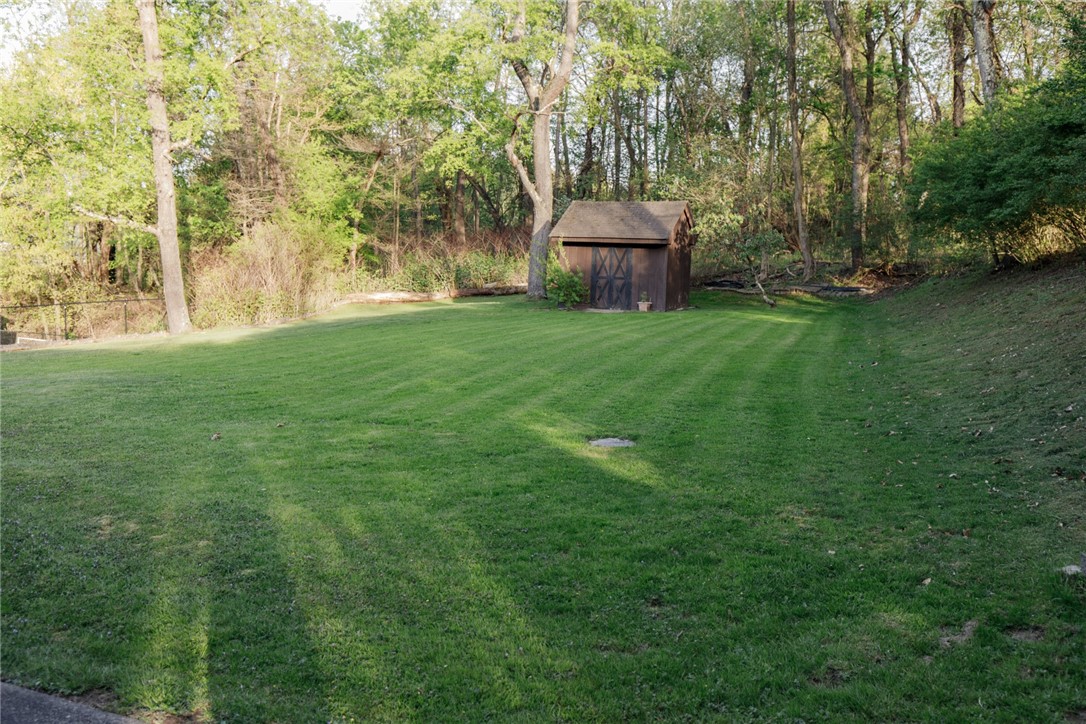 Moon/Crescent Twp, Pennsylvania 15046, United States, 3 Bedrooms Bedrooms, ,2 BathroomsBathrooms,Residential,Active,89071