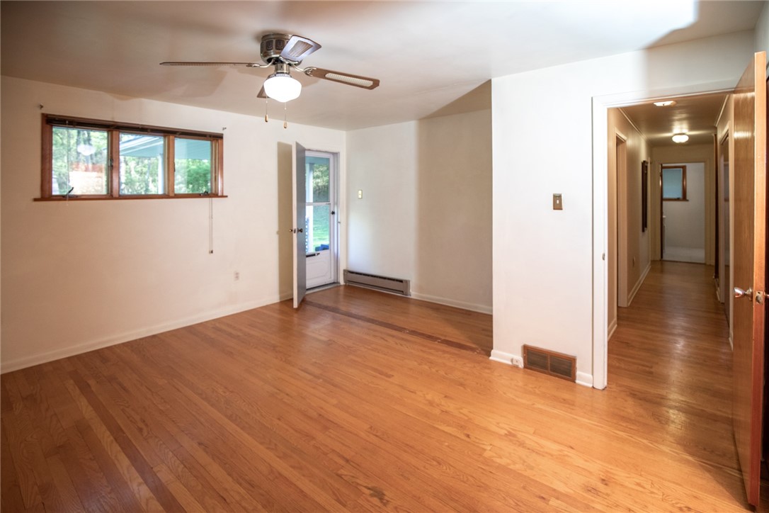 Moon/Crescent Twp, Pennsylvania 15046, United States, 3 Bedrooms Bedrooms, ,2 BathroomsBathrooms,Residential,Active,89071