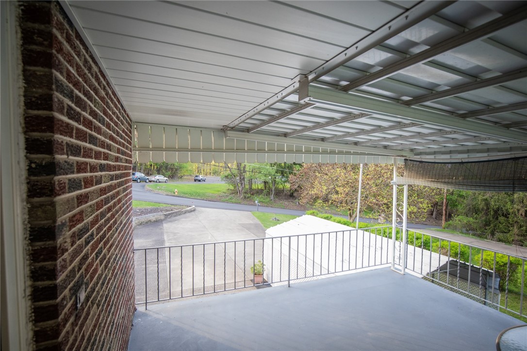 Moon/Crescent Twp, Pennsylvania 15046, United States, 3 Bedrooms Bedrooms, ,2 BathroomsBathrooms,Residential,Active,89071