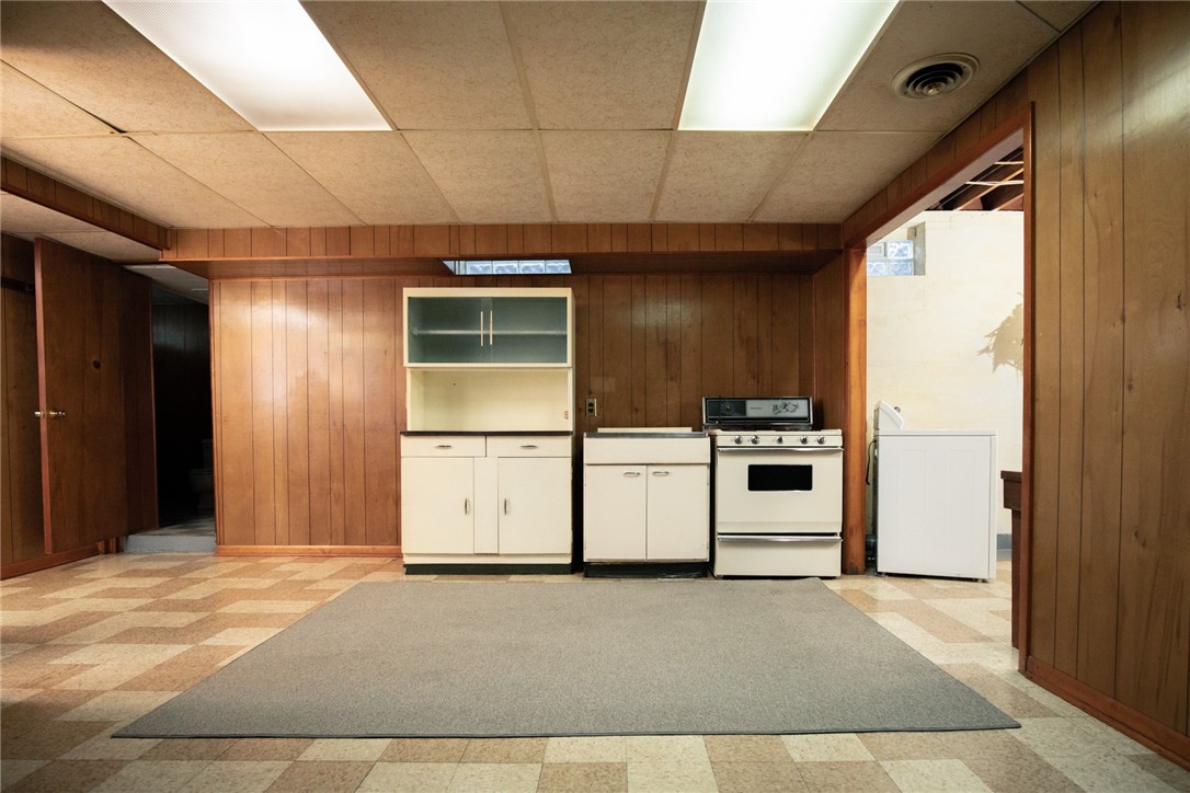 Moon/Crescent Twp, Pennsylvania 15046, United States, 3 Bedrooms Bedrooms, ,2 BathroomsBathrooms,Residential,Active,89071