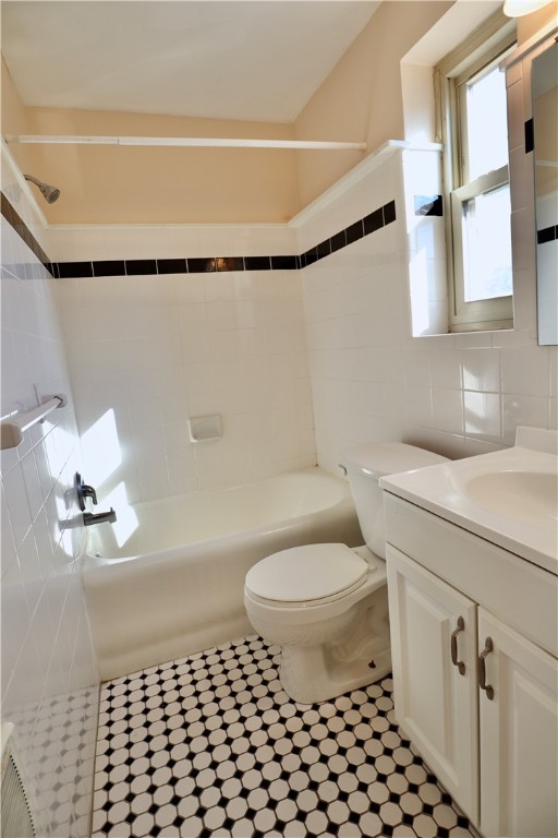 Mt. Lebanon, Pennsylvania 15228, United States, 1 Bedroom Bedrooms, ,1 BathroomBathrooms,Residential,Active,82668