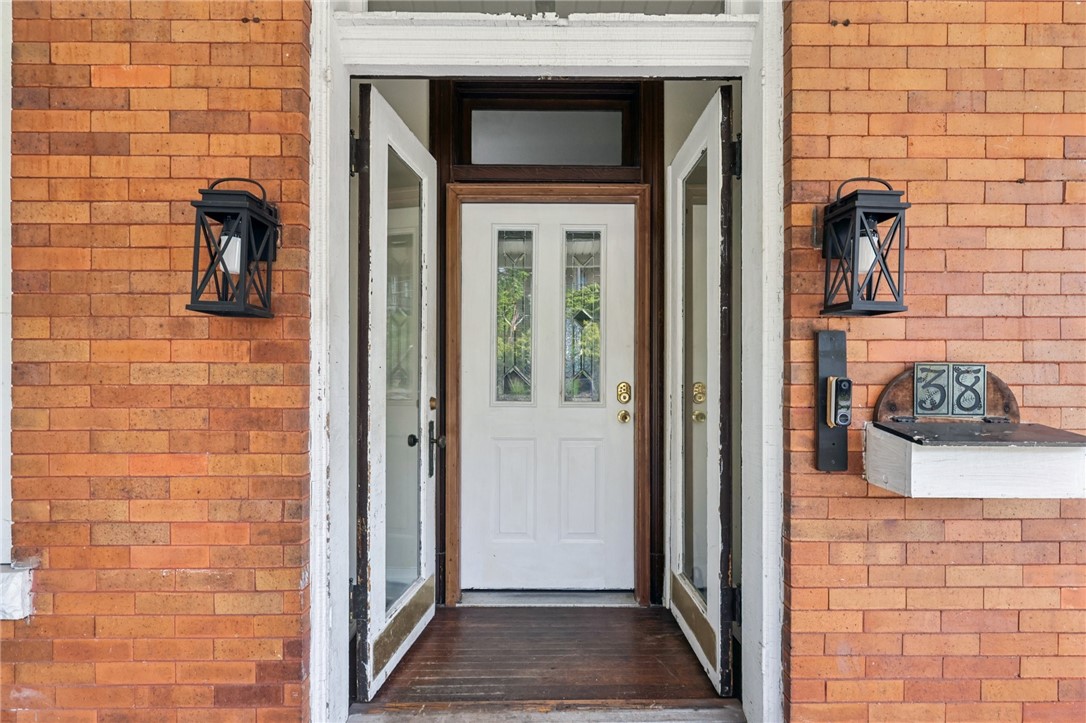 38 Watson Blvd