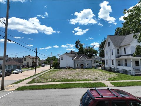 Photo of 303 Loucks Ave, Scottdale, PA 15683 (MLS # 1762208)