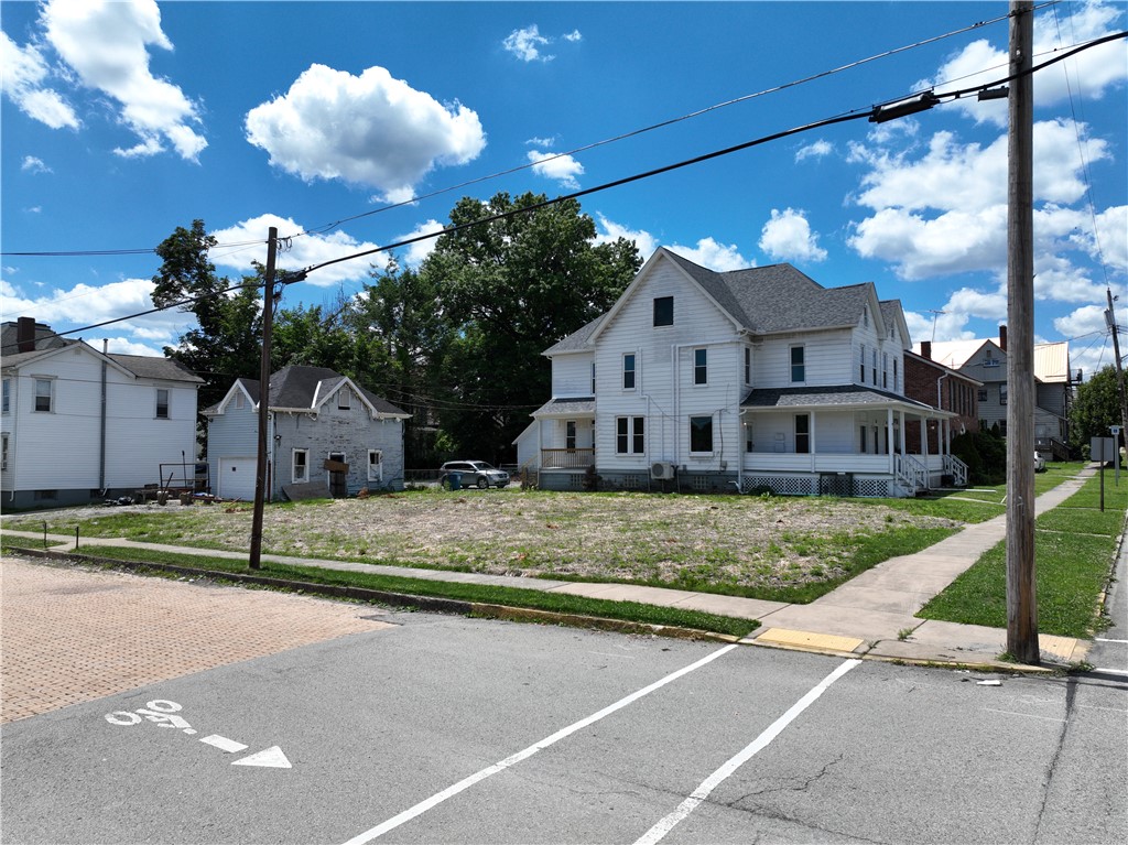 303 Loucks Ave