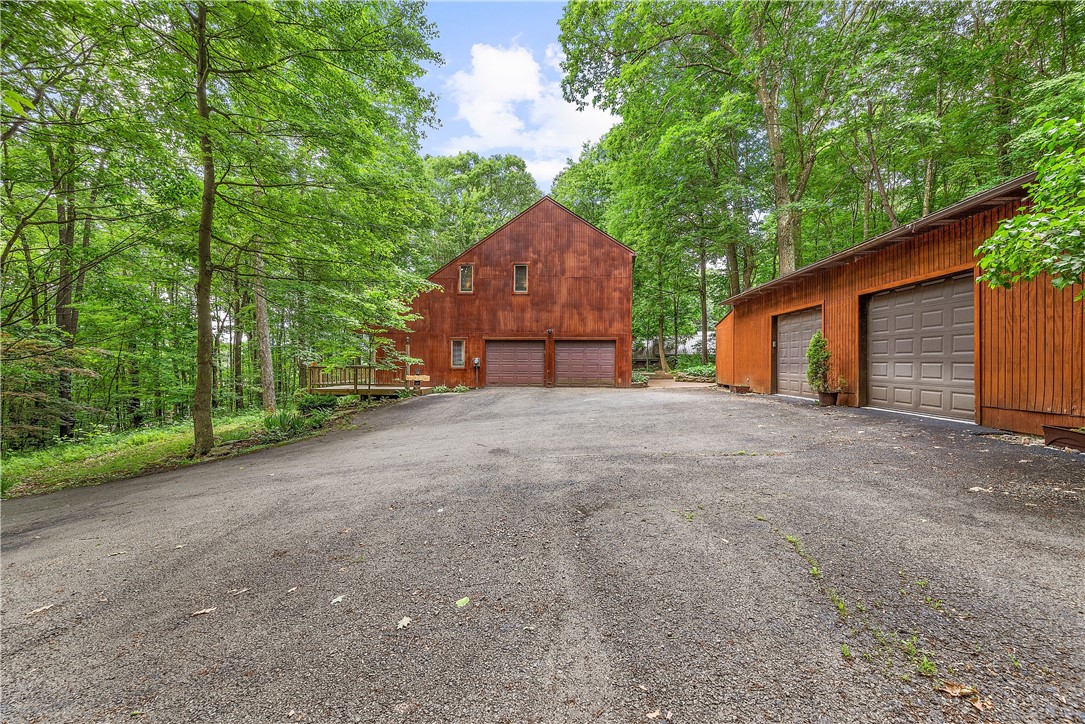 147 Crimson Oak Rd