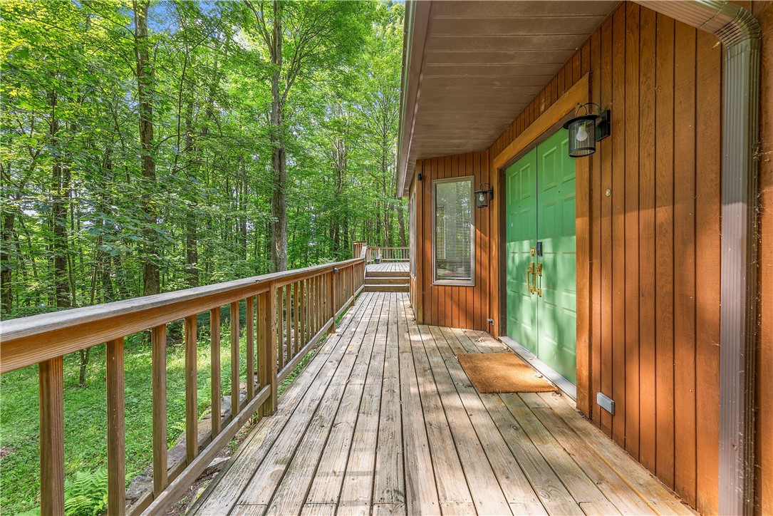 147 Crimson Oak Rd