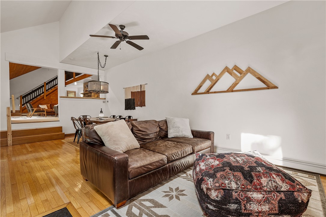 147 Crimson Oak Rd