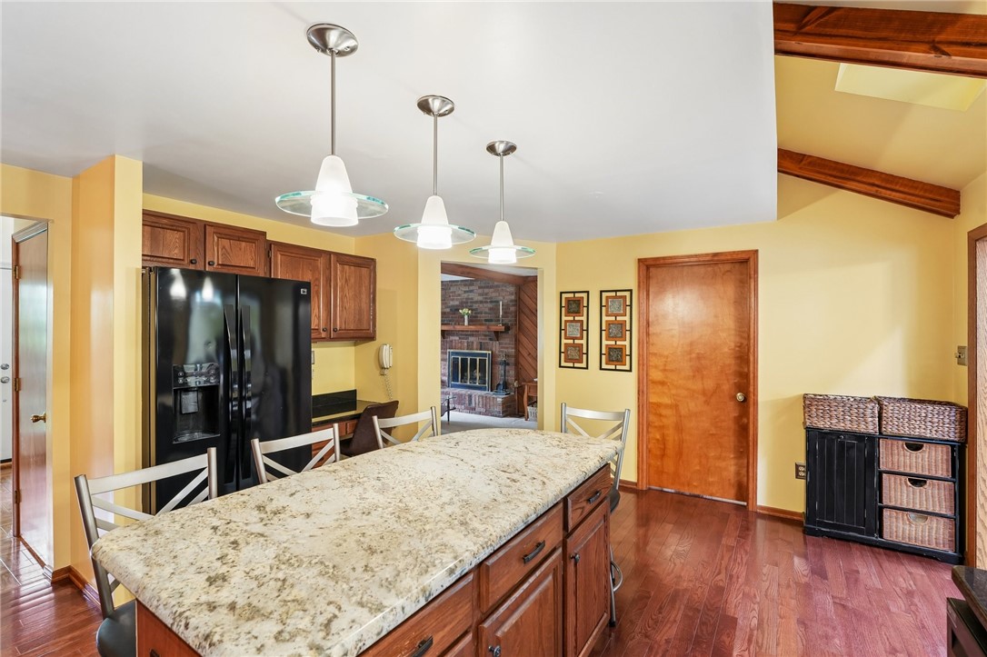 807 Hillcrest Circle
