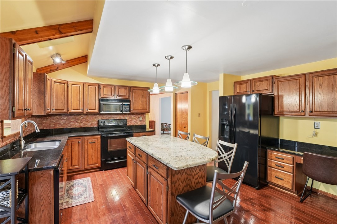 807 Hillcrest Circle