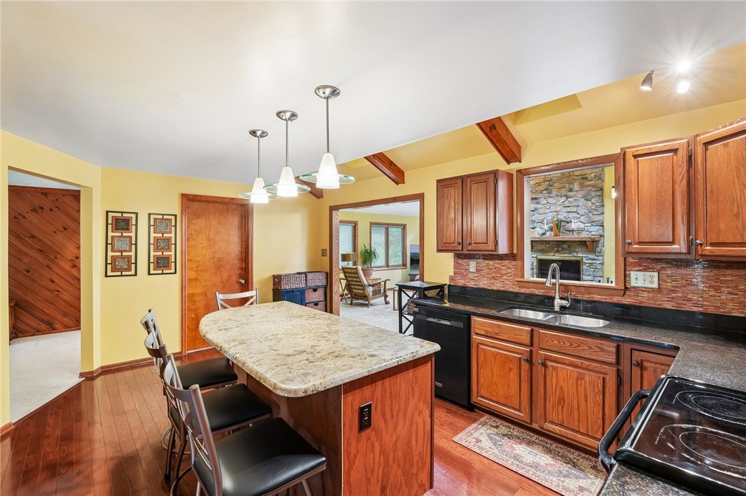 807 Hillcrest Circle