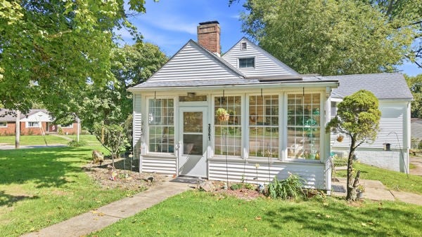 3061 Main St