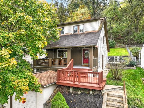Photo of 2332 Stratford Ave, Coraopolis, PA 15108 (MLS # 1727308)