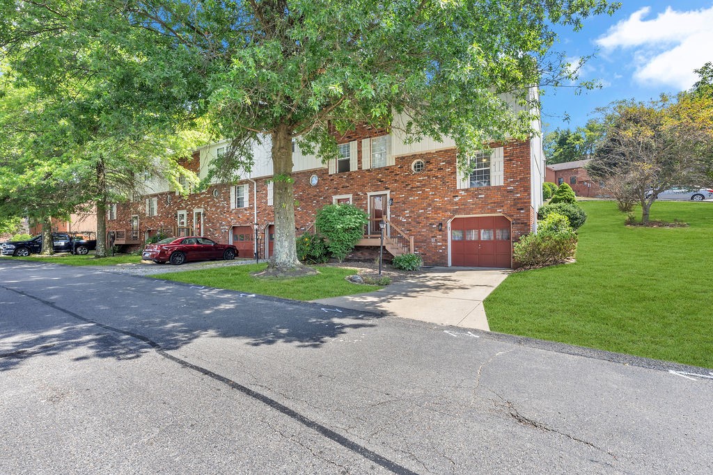 North Fayette, Pennsylvania 15126, United States, 3 Bedrooms Bedrooms, ,2 BathroomsBathrooms,Residential,Active,190527