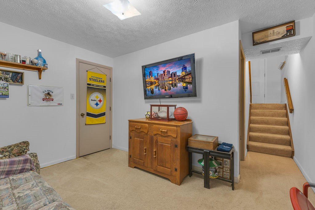 North Fayette, Pennsylvania 15126, United States, 3 Bedrooms Bedrooms, ,2 BathroomsBathrooms,Residential,Active,190527