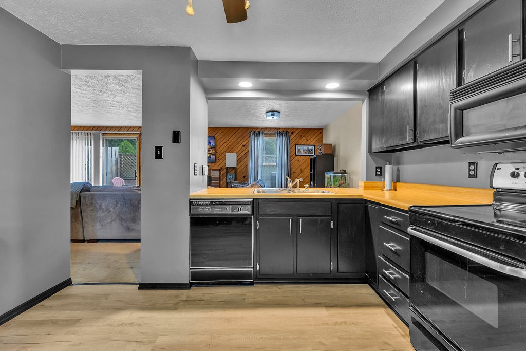 North Fayette, Pennsylvania 15126, United States, 3 Bedrooms Bedrooms, ,2 BathroomsBathrooms,Residential,Active,190527