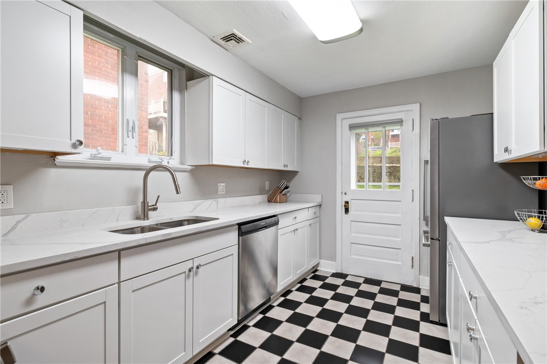 Squirrel Hill, Pennsylvania 15217, United States, 3 Bedrooms Bedrooms, ,1 BathroomBathrooms,Residential,Contingent,103863