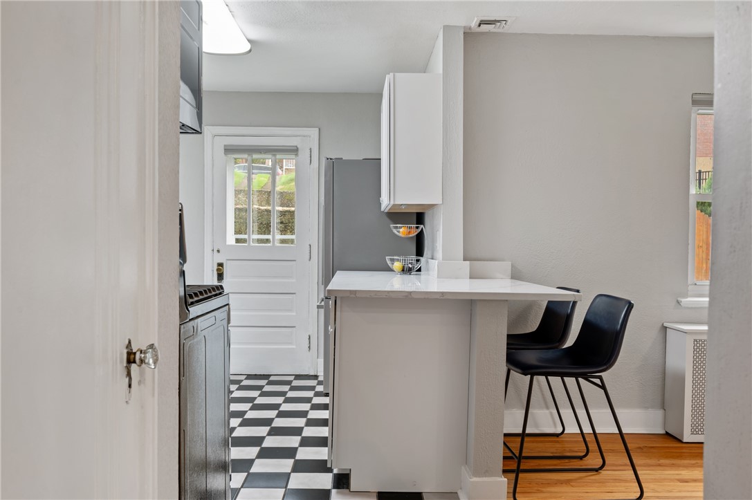 Squirrel Hill, Pennsylvania 15217, United States, 3 Bedrooms Bedrooms, ,1 BathroomBathrooms,Residential,Contingent,103863