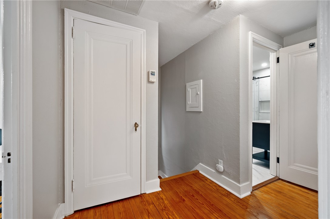 Squirrel Hill, Pennsylvania 15217, United States, 3 Bedrooms Bedrooms, ,1 BathroomBathrooms,Residential,Contingent,103863