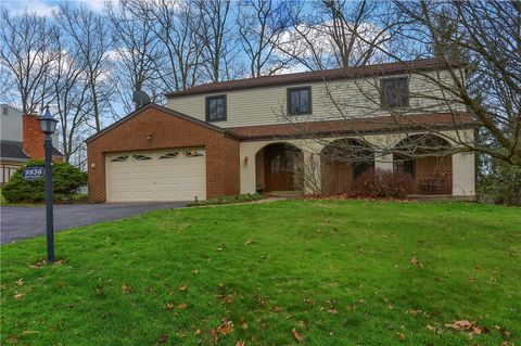 Photo of 9936 W Moccasin Trl, Wexford, PA 15090 (MLS # 1746441)