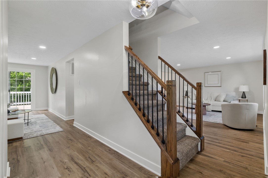 208 Lochinver Dr