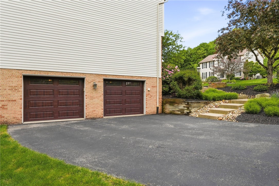 435 Cloverdale Dr
