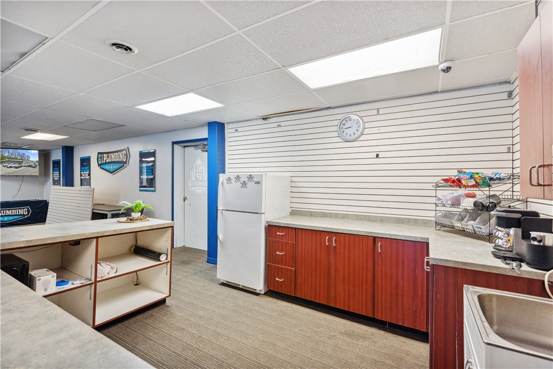 Castle Shannon, Pennsylvania 15234, United States, ,Residential,Active,121956