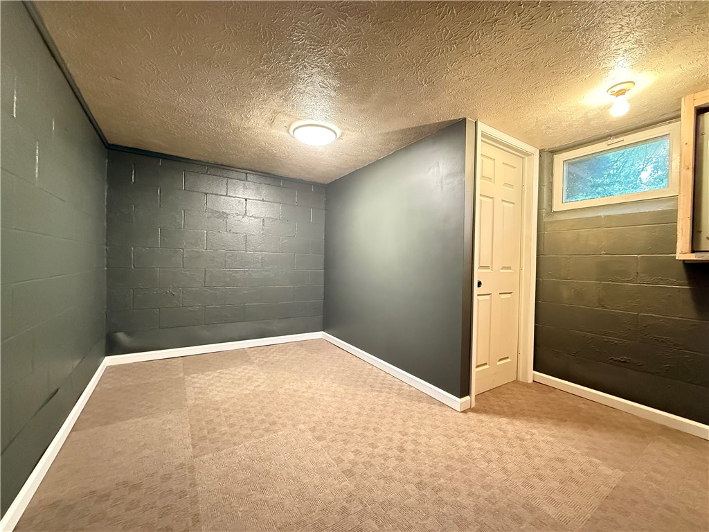 Hermitage, Pennsylvania 16148, United States, 3 Bedrooms Bedrooms, ,2 BathroomsBathrooms,Residential,Active,232857