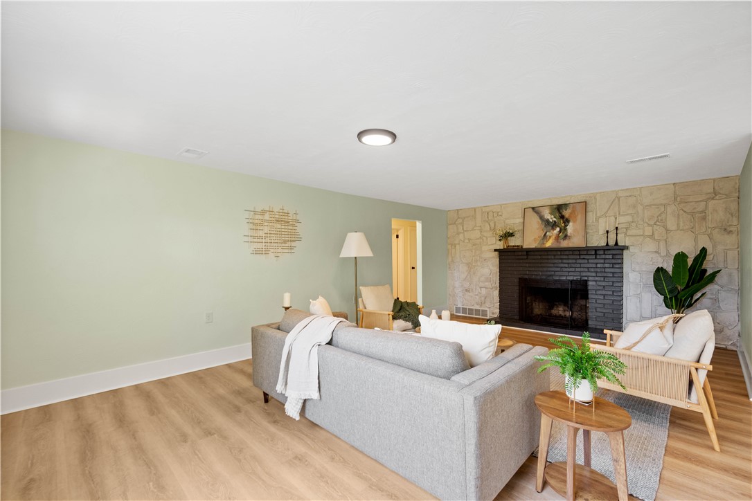 223 Nicholson Rd