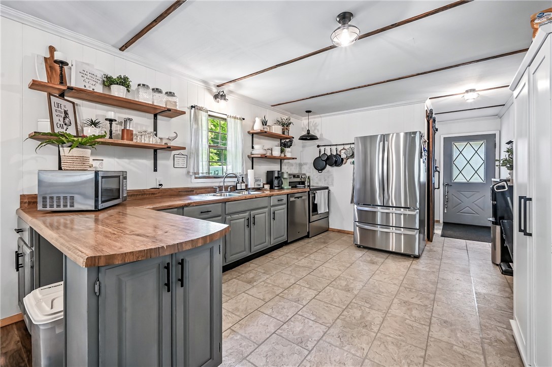 Conneaut Twp, Pennsylvania 16424, United States, 2 Bedrooms Bedrooms, ,2 BathroomsBathrooms,Residential,Active,165096